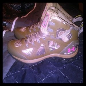 Sold on Macari Under Armour Speed Freak Chaos